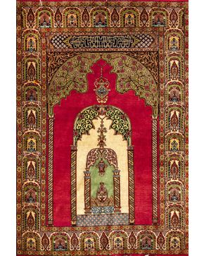 1250-Alfombra persa de oración en lana sobre campo rosáceo. con cenefa decorada con arquillos. motivos vegetales y florales en tonos marrones y verdes sobr