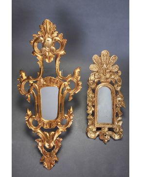 974-Lote de dos espejos cornucopia con marcos dorados de estilo rococó.