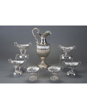 746-Dos centros de mesa en forma de copas en plata española punzonada.