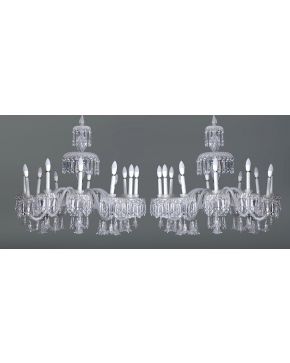 737-Gran pareja de lámparas de doce luces en cristal de Baccarat tallado. c. 1960.