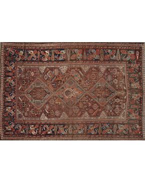 463-Antigua alfombra persa GASHGAI. anudada a mano con lana de oveja. cabra. y pelo de caballo por las tribus nómadas de la región de Khuzestan. Campo pri
