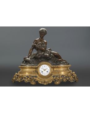 714-Gran reloj en bronce pavonado y dorado. Francia. tercer cuarto del s. XIX.