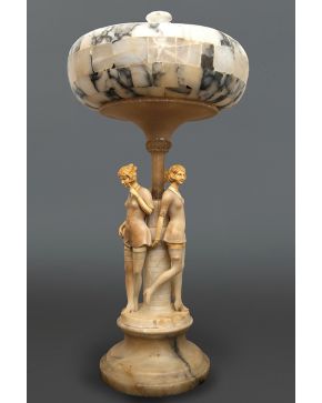 486-Bella lámpara de sobremesa Art Decó. C. 1920. en alabastro y marfil. 