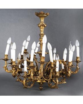 804-Decorativa lámpara en bronce dorado. Francia. c. 1870.