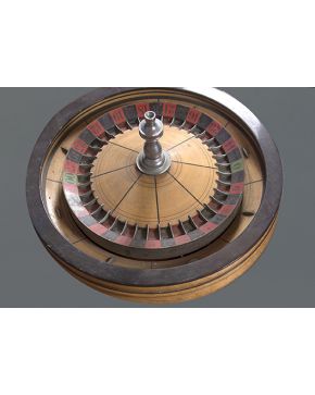 946-Ruleta de casino. o Gambling table americana. con marcas H. C. EVANS/CHICAGO. 1920-1950. En madera de raíz y caoba.