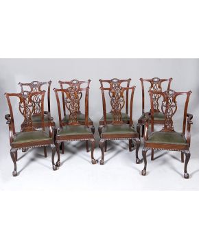 469-Lote formado por dos sillones y seis sillas estilo Chippendale. ff. s. XIX.