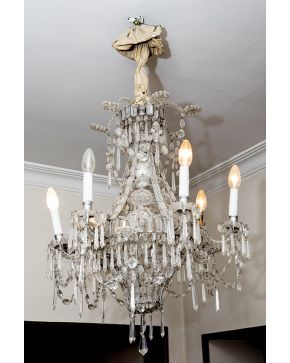 375-Lámpara de 6 luces estilo Carlos IV. s. XIX. En cristal tallado con decoración de cuentas. flores aplicadas y prismas colgantes. 