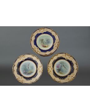 943-Exclusivo juego de 12 platos para salmón y caviar en porcelana de TIFFANY. Con marcas: Mintons/Tiffany & Co/New York. 