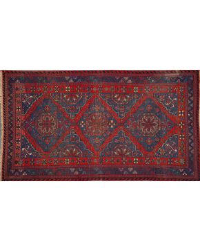 1283-Alfombra caucásica KAZAK SOUMAK. Elaborada por expertos tejedores con lana anudada a mano y colores naturales orgánicos. Diseño a base de motivos geom