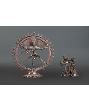 786-Lote de dos bronces respresentando deidades hindúes. S. XIX.  