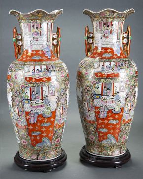732-Pareja de jarrones en porcelana china para exportación. trabajo cantonés. s. XX.