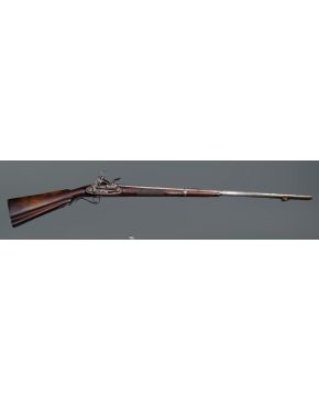 744-Lujosa escopeta de chispa fabricada hacia 1730 por el célebre arcabucero malagueño MATIAS QUERO. Con la llave tipo miquelete. el cañón y todos los apa
