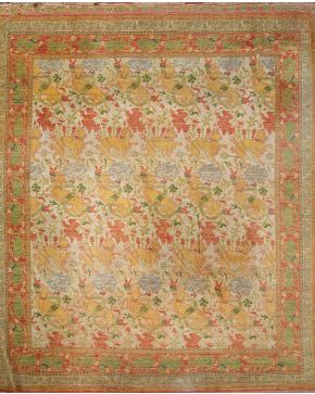 873-Gran alfombra de lana de estilo Cuenca en tonos amarillos. verdes y granates. 