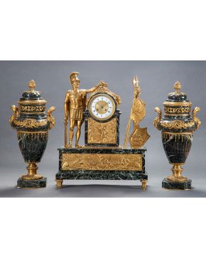 628-Importante reloj con guarnición estilo Imperio. Francia. 1ª mitad s. XIX.