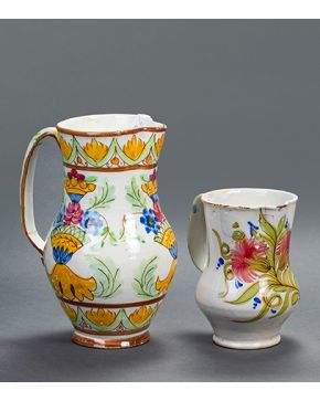 871-Lote de dos jarras en cerámica levantina. S. XIX. Restauraciones.