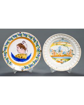 880-Lote de 2 platos en cerámica levantina. uno de ellos con original busto femenino lañado. S. XIX.