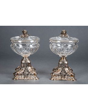 623-Elegante pareja de bomboneras alemanas en plata ley 900 y cristal. c. 1900.