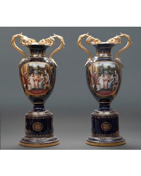 681-Gran pareja de jarrones en porcelana estilo Viejo París.