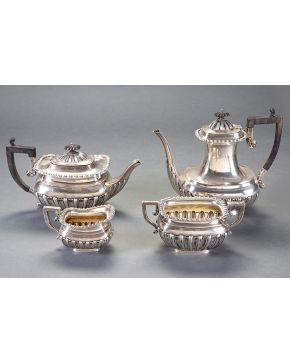 353-Juego de café en plata inglesa con marcas de Birmingham, platero ¿Thomas White?, año 1848.