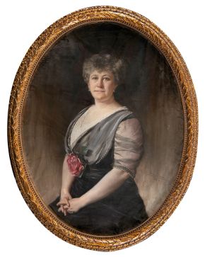 951-ENRIQUE DORDA RODRIGUEZ (León 1869- Nueva York 1944) Retrato de Dama  Firmado y fechado 1913 en ángulo inferior izquierdo. Pastel sobre papel montado sobre lienzo. Medidas: 112 x 45 cm