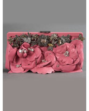 949-VALENTINO Bolso de fiesta en piel rosa con pedreria. 
