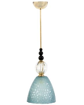 16-Lámpara de techo colgante con mampara en cristal de Murano azul y apliques en latón dorado y policromado en negro. c. 1975 Medidas: 91 x 26 cm.