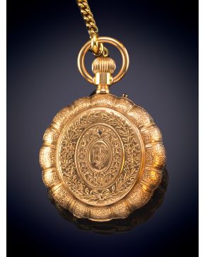 836-Reloj saboneta de bolsillo francés, ff. s. XIX, caja modelo concha profusamente grabada en oror rosa de 18K, exquisi