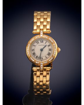 858-CARTIER PANTHERE  RELOJ DE PULSERA PARA SEÑORA CAJA Y BRAZALETE EN ORO AMARILLO DE 18K CON BISEL DE BRILLANTES. Movi