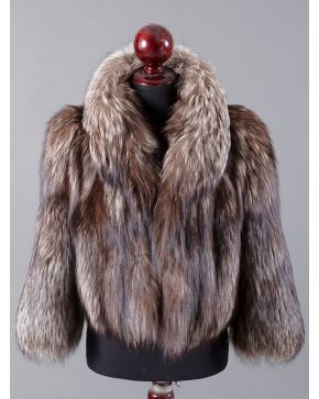 939-CHAQUETA CORTA EN PIEL DE ZORRO. TALLA 40-42