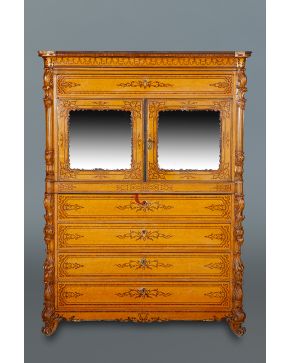 2057-Mueble aparador italiano, ff. s. XIX.Adaptado a mueble bar. En madera tallada con labor de marquetería y talla con motivos vegetale