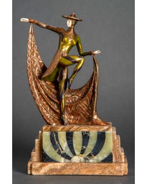 981-SIGUIENDO MODELOS DE DEMETRE CHIPARUS (1886-1947) Dancer Figura crisoelefantina en bronce y marfil. Esmaltada al frío.  Sobre 