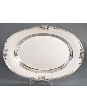 324-THE COWELL & HUBBAR Co  Cleveland, EE.UU. Ca. 1900. Gran bandeja oval para el pavo en plata inglesa, ley 925. Ori