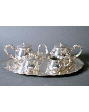 350-Elegante juego de café y té en plata peruana de Camusso. Formado por: tetera, cafetera, azucarero, lechera sobre