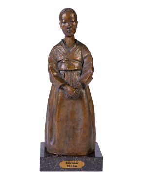 32-EUDALD SERRA (Barcelona 1911-2002) Japonesa  Bronce sobre peana de marmol Firmado Medidas: 28,5 x 11 x 1