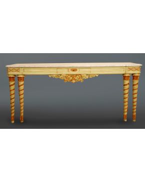 386-THEODORE ALEXANDRE Gran consola estilo Luis XVI en madera pintada en verde con detalles en dorado. Sobre 6 patas