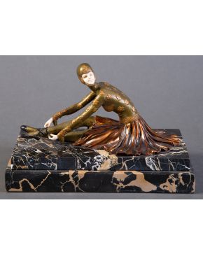 409-SIGUIENDO MODELOS DE DEMETRE CHIPARUS (1886-1947) Tarana  Escultura crisoelefantina en bronce y marfil. Esmalt