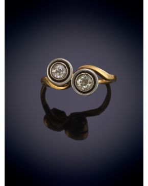 3-ELEGANTE SORTIJA TÚ Y YO DE OJOS DE PERDIZ DE BRILLANTES sobre una montura en or