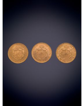 916-LOTE DE TRES MONEDAS EN ORO AMARILLO DE 18K, 25 PESETAS 1877-1880.