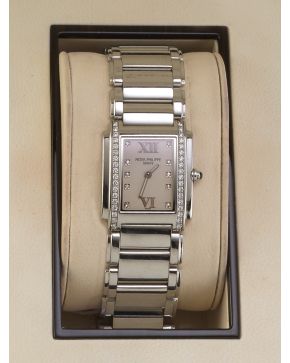 945-PATEK PHILIPPE TEWNTY 4. RELOJ DE PULSERA PARA SEÑORA. CAJA Y BRAZALETE EN ACERO