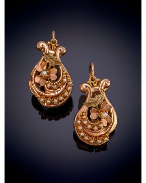 4-ELEGANTES PENDIENTES ART NOVEAU CON PERLITAS en oro rosa de 18k. 