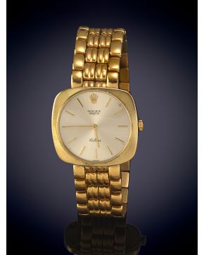 934-ROLEX CELLINI" RELOJ DE PULSERA PARA SEÑORA, AÑOS 70. CAJA Y BRAZALETE EN ORO AMARILLO DE 18K. MOVIMIENTO MECÁNICO MANUAL. Esfera beige con numera