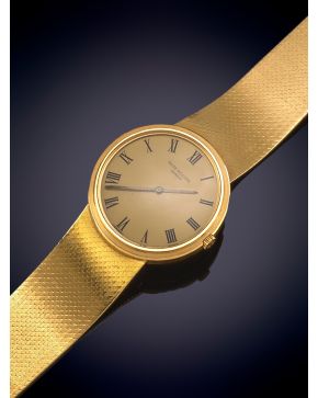 937-PATEK PHILIPPE" AÑOS 80. RELOJ DE PULSERA PARA CABALLERO DE VESTIR. CAJA Y BRAZALETE MALLA EN ORO AMARILLO DE 18K. MOVIMIENTO AUTOMÁTICO. Esfera d