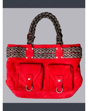 924-LOEWE" Bolso de ante rojo con con dos asas cortas en cuero trenzado."