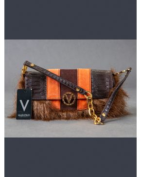 946-VALENTINO" Original bolso de piel marrón y naranja con símil de piel. "