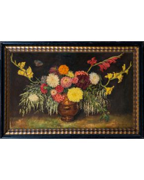 2050-ESCUELA ESPAÑOLA S.XX Bodegón con flores" Óleo sobre lienzo Medidas: 66 x 90 cm."