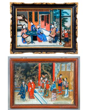 358-ESCUELA CHINA S. XIX y pps. s. XX, Escenas cortesanas" Lote de dos pinturas bajo vidrio. Presentan faltas.  Medidas mayor: 41 x 58 cm. "