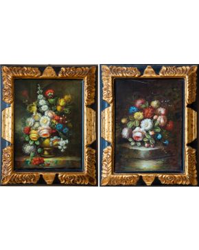 2049-ESCUELA ESPAÑOLA, S.XX Pareja de dos pinturas Bodegón con florero" Óleo sobre lienzo Medidas: 39 x 30 cm"