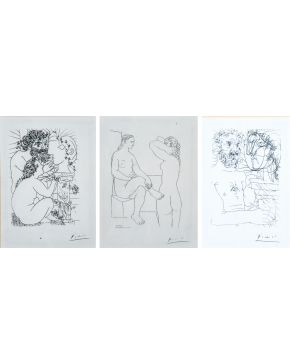 2034-Serie decorativa enmarcada con 12 dibujos reproducidos de Picasso con dos tipos de marcos diferentes. Medidas: 40,5 x 34,5 cm. con marco  