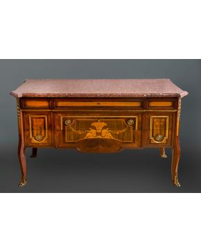 398-HERRAIZ Elegante aparador en madera de estilo Transición Luis XV-Luis XVI.  Frente de tres cajones con decoración de marquetería en maderas frutal