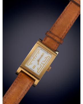 733-BULGARI"" MODELO ""RETTANGOLO"" RELOJ DE PUSLERA PARA SEÑORA. CAJA EN ORO AMARILLO DE 18K. MOVIMIENTO SUIZO DE CUARZO. Esfera bla